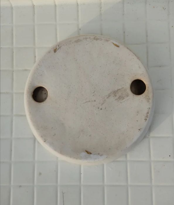 Cinzeiro em cerâmica pintada