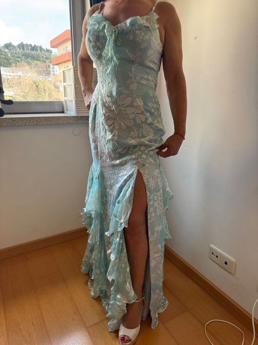 Vestido fenda lindo