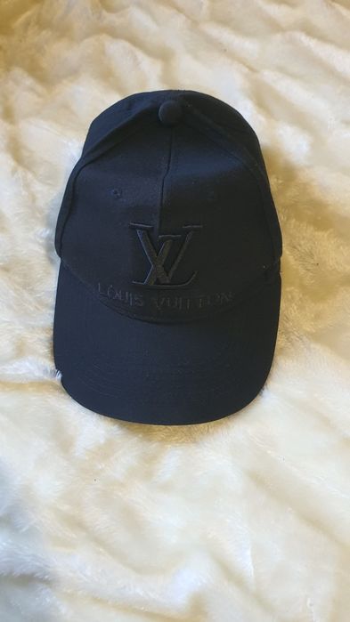 Бейсболка Louis Vuitton / Чорна кепка ЛВ в ідеальному стані
Опис товару
