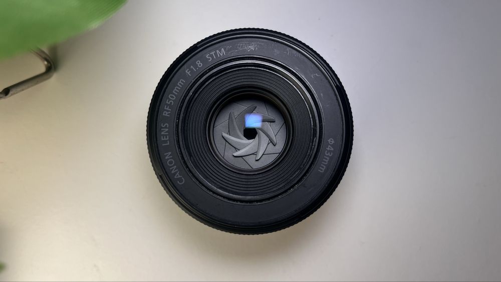 Lente CANON RF-S 50mm f/1.8