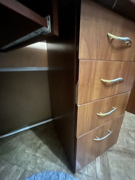 Стіл письмовий кутовий