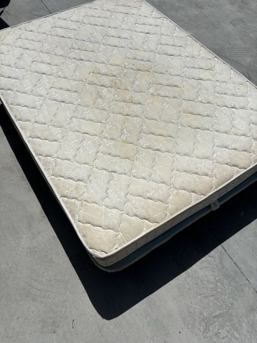 Sommier cama de casal  e colchão