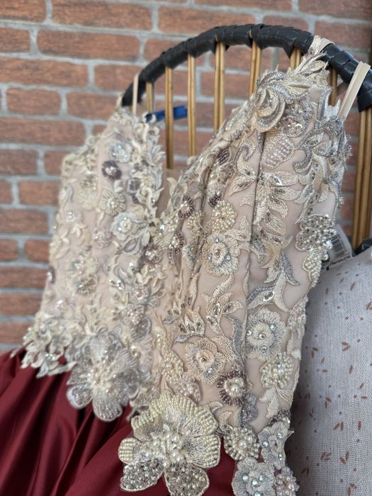 Сукня на випускний