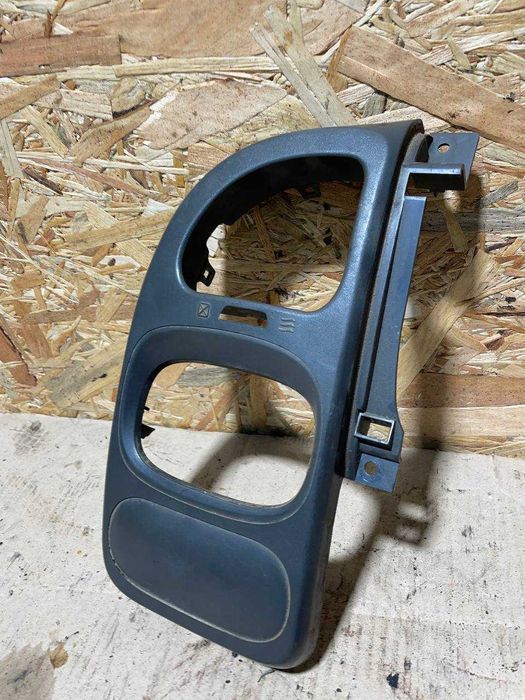 Накладка дефлектора левая Ford Transit 2000-2006 год