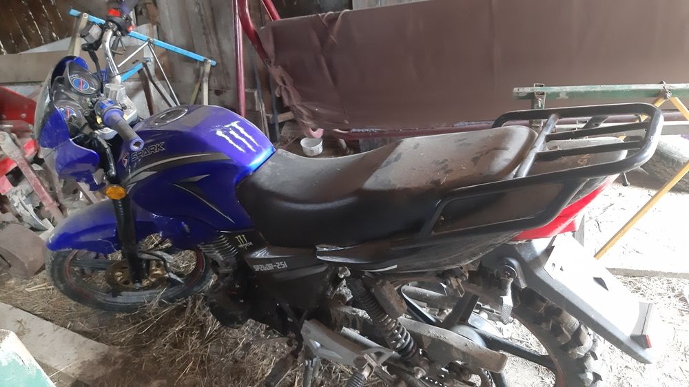 Продаю мотоцикл SPARK 200