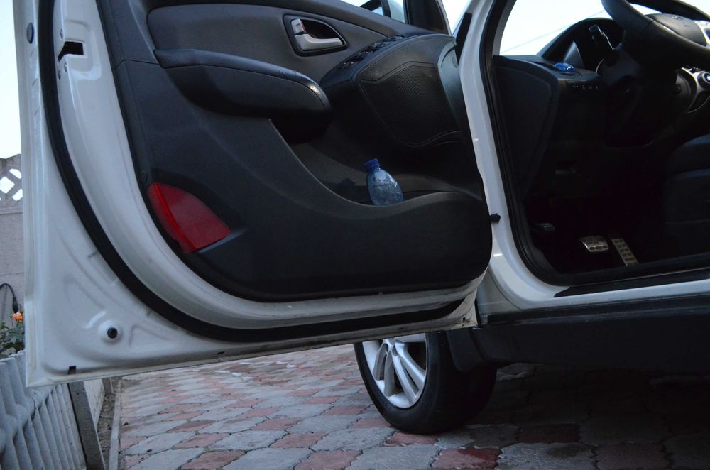 Hyundai ix35 2010 VIN KMHJU81CDBU167650 фото оголошення 10 з 24