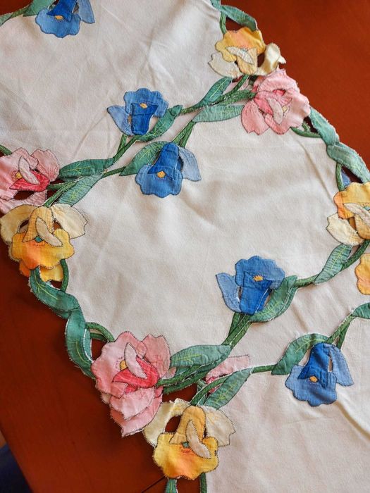 Conjunto de napperons de cozinha com aplicações de flores coloridas