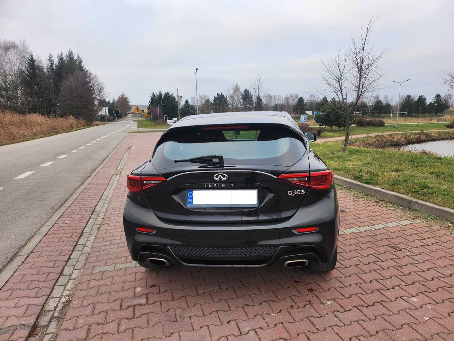 Sprzedam Infiniti Q30S SPORT