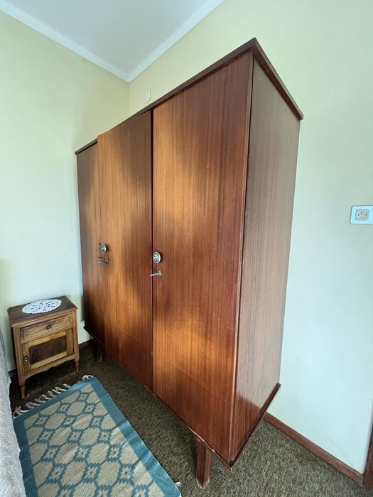 Vendo roupeiro para quarto