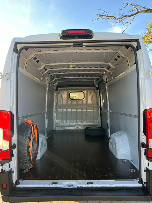 Wypożyczalnia Samochodów dostawczych i 9 - osobowych. Bus - Wynajem