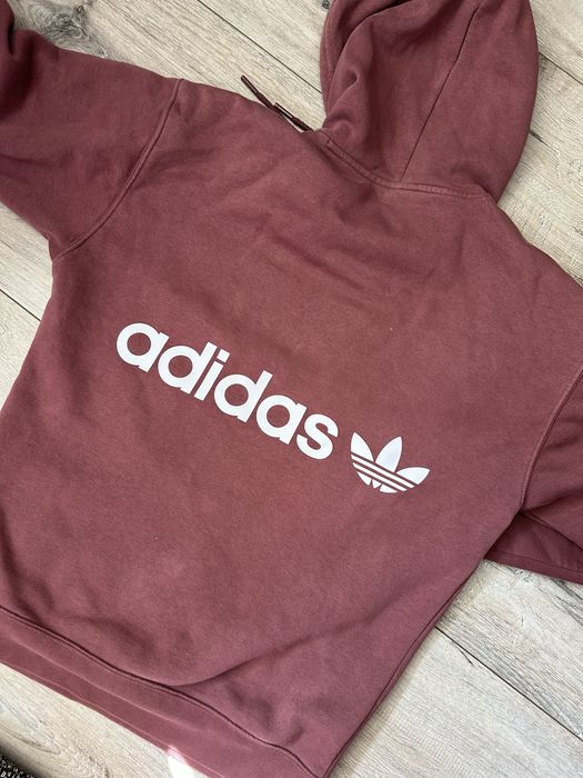 Худі adidas з принтом на спині