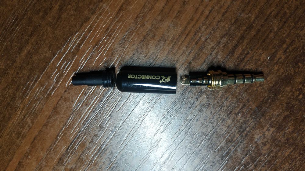 Штекер наушников 3,5 мм 4-х контактный 3 (три) штуки с микрофоном