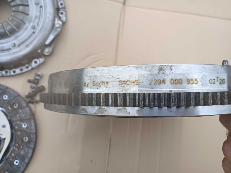 Sprzęgło koło dwumasowe komplet Subaru XV 2.0d prawie nowe 2294000955