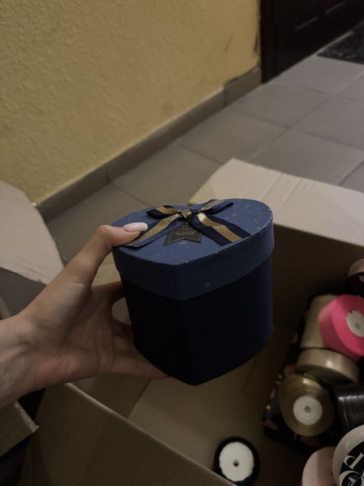 Подарункові коробки