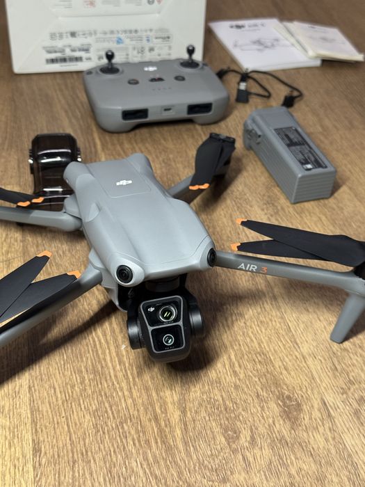 DJI Air 3 Дрон, повний комплект з коробкою.