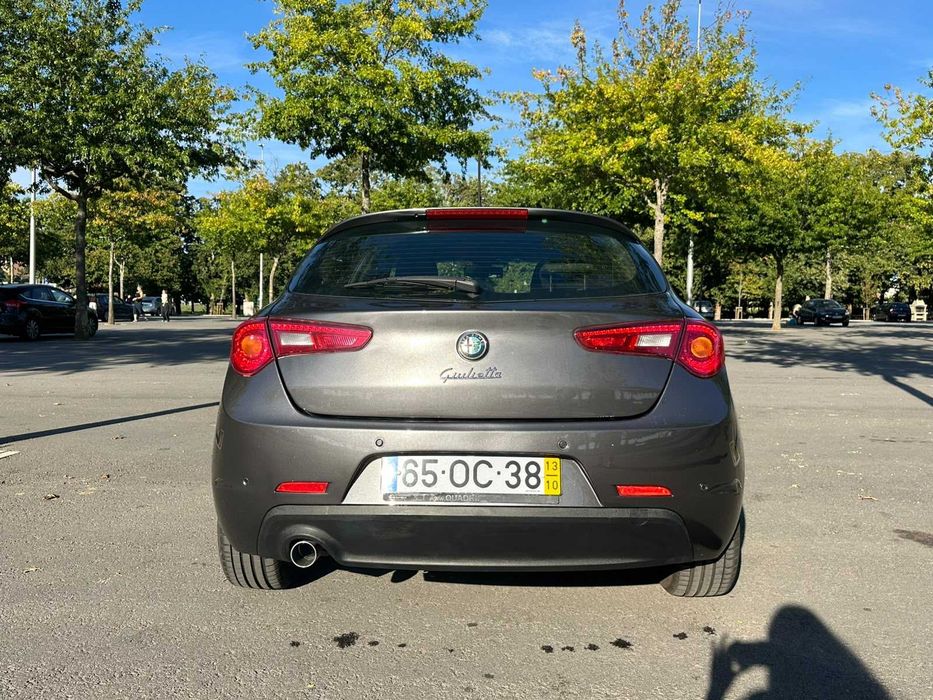 Alfa Romeo Giulietta 1.6 JTDm Veloce – Apenas 52850 km Reais (Oportunidade Única)