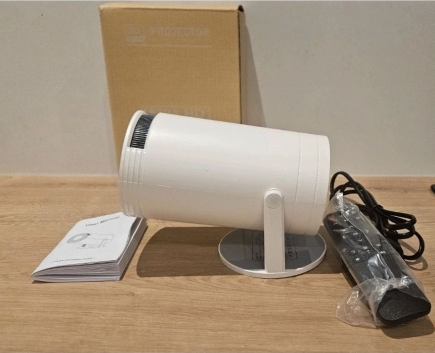 Projektor multimedialny rzutnik nowy