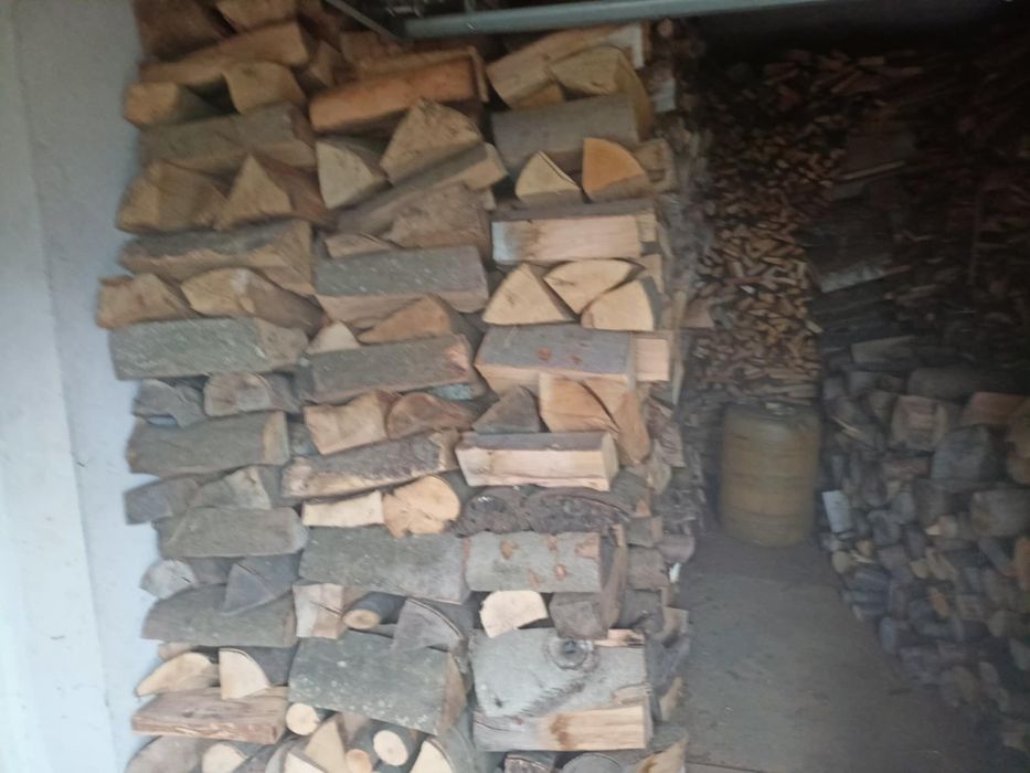 Drewno, drzewo opałowe, różne gartunki