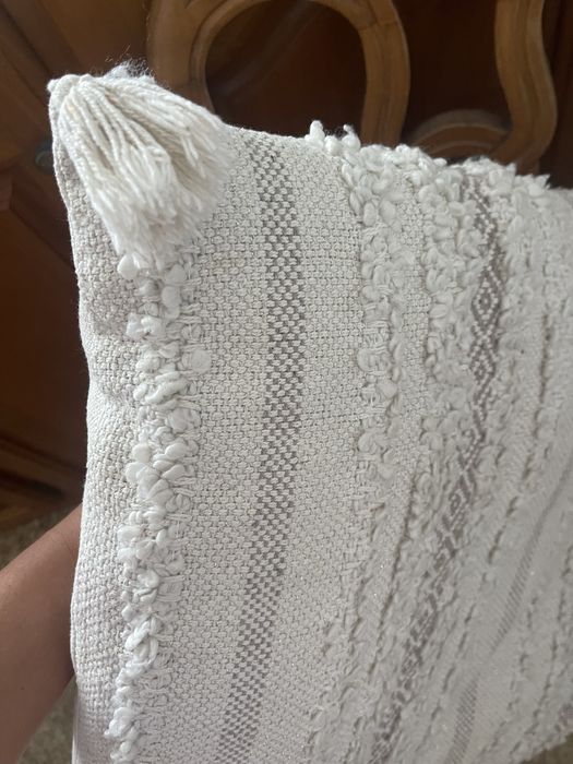 Fronha branca e creme com enchimento