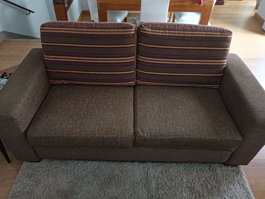 Sofá muito confortável 2,10 X 1,0