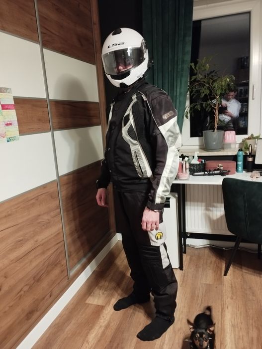 Kombinezon na motocykl