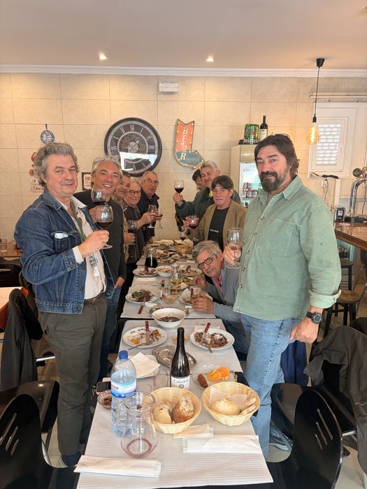 Oportunidade Única em Almada: Café & Restaurante com Faturação Consolidada e Clientela Fiel!