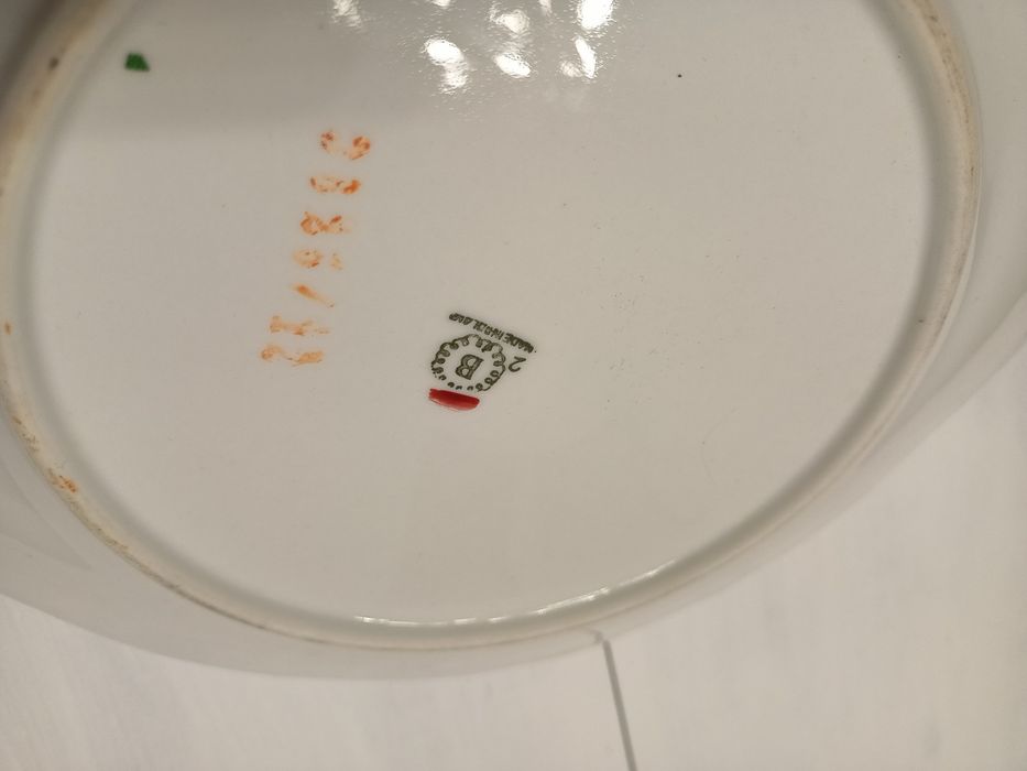 Półmisek z polskiej porcelany.