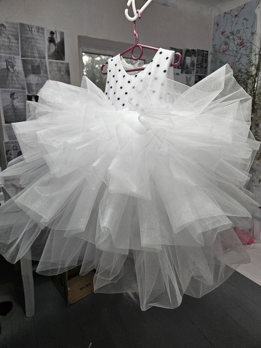 Платье на девочку 5-6 лет нарядное пышное фатиновое блестящее с бантом