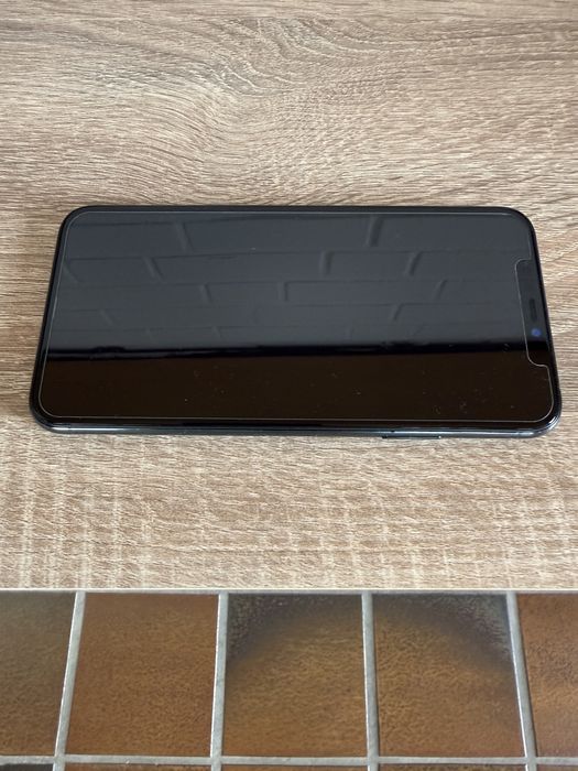 Продам iPhone 11 pro max