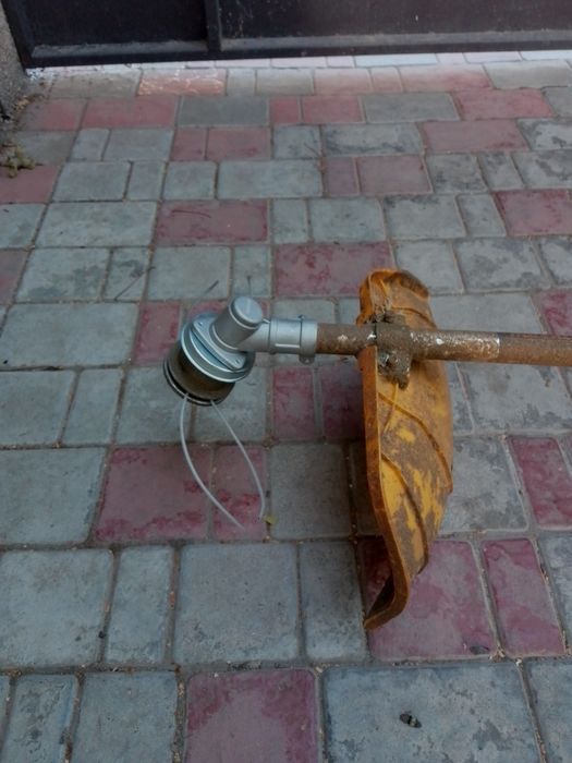 Продам триммер в отличном состоянии