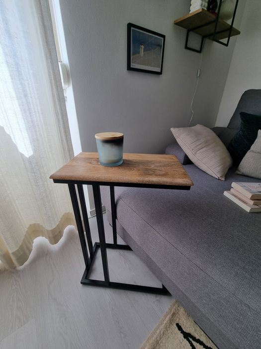 Mesa de apoio de madeira e ferro