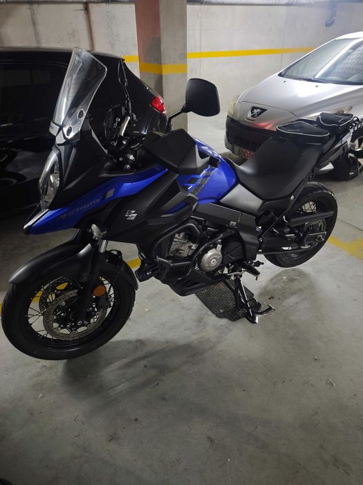 Suzuki V-Strom 650 XT (2020) – Banco baixo de origem
