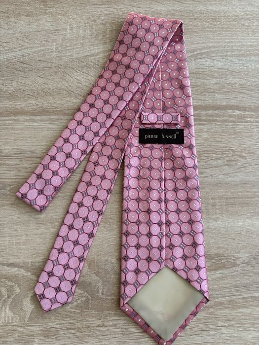 Nowy różowy  krawat jedwab włoski pierre funnell
