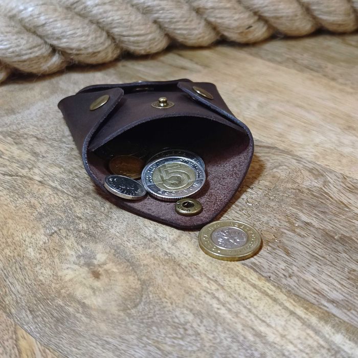Skórzany portfel na bilon z grawerem. Portfel na monety handmade