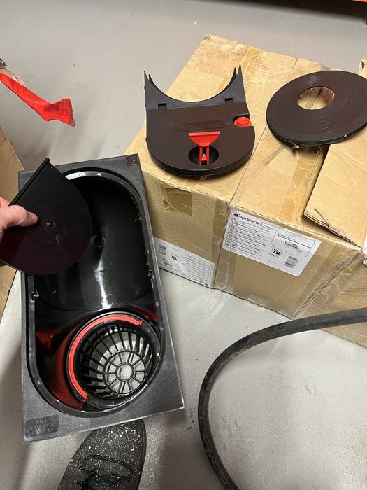 Osadnik rynnowy capricorn q3 czarny