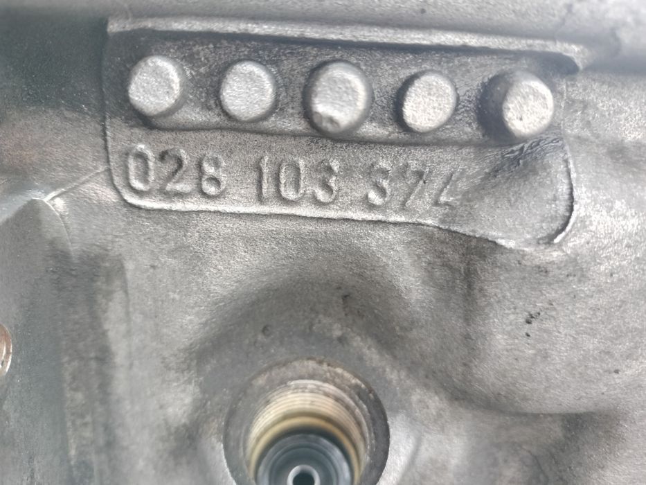 Гбц головка блоку VOLKSWAGEN TRANSPORTER T4  1.9 TD 68KM ABL 028103374