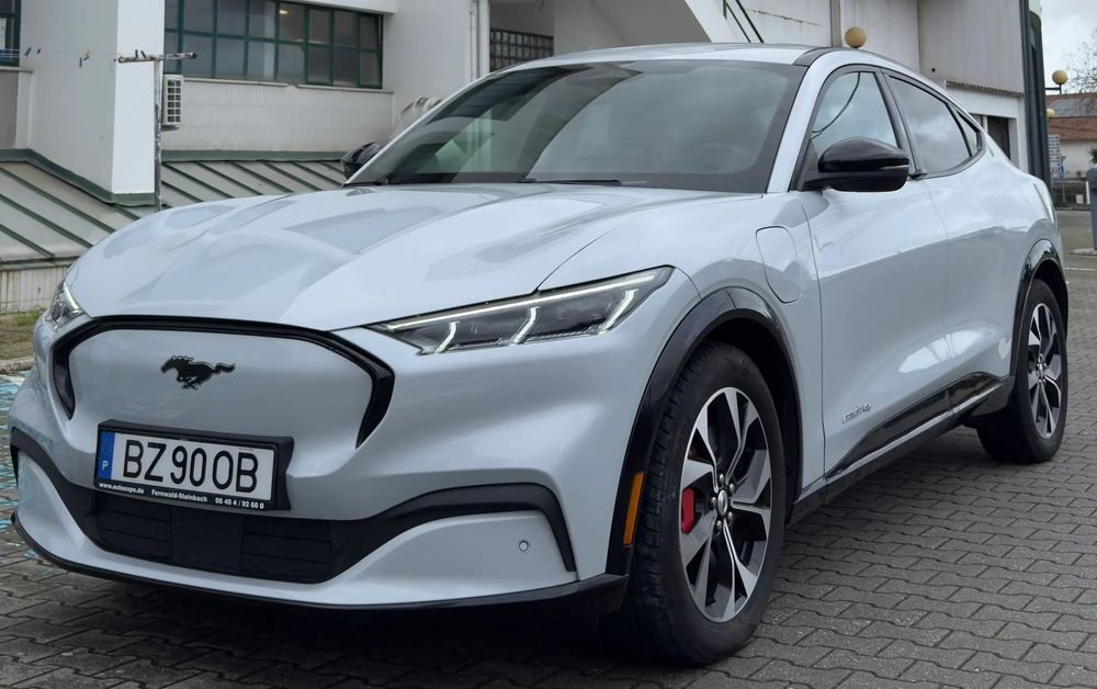 Ford Mustang Mach-E AWD PREMIUM