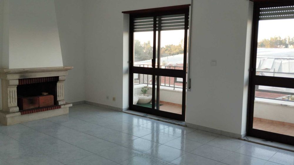 Apartamento T1 Leiria com Garagem