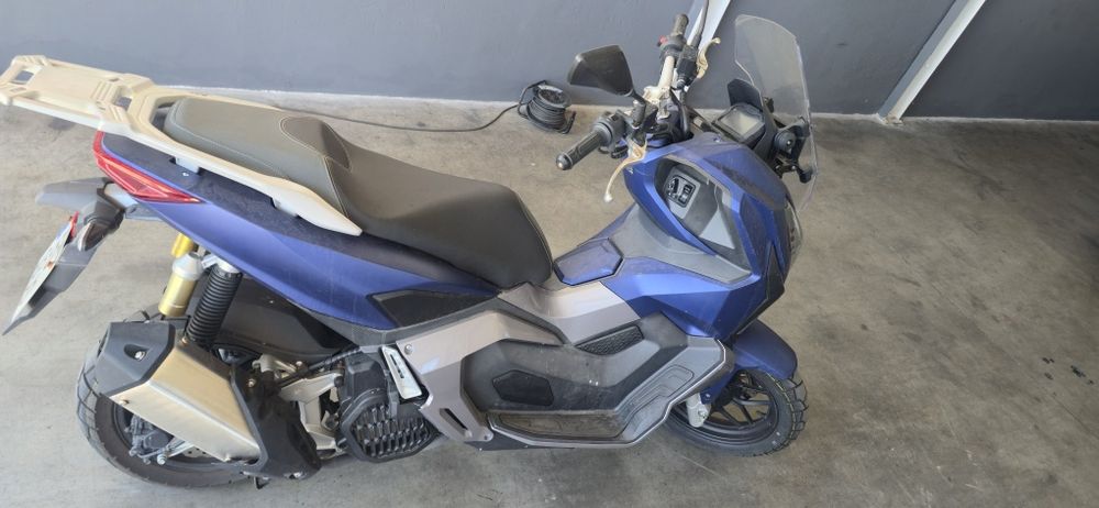 MITT x-adv 125cc