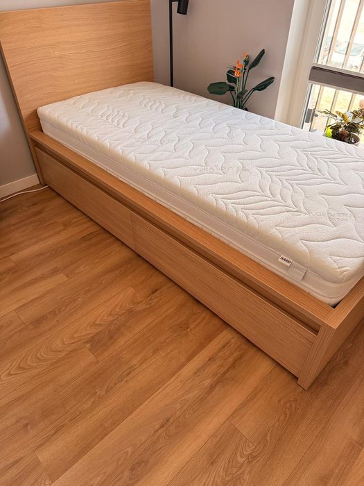 Łóżko Malm Ikea 90x200