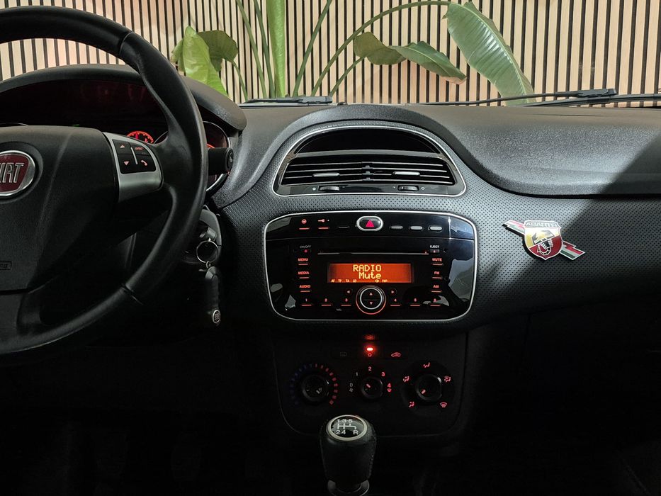 Fiat Punto 1.4 - 60.000KM | GARANTIA | NACIONAL