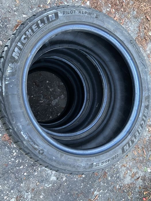 Продам шини Мішлен 225/45/18 зима