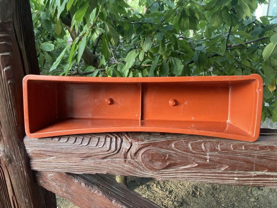 Ящик - вазон с креплениями балконный для цветов