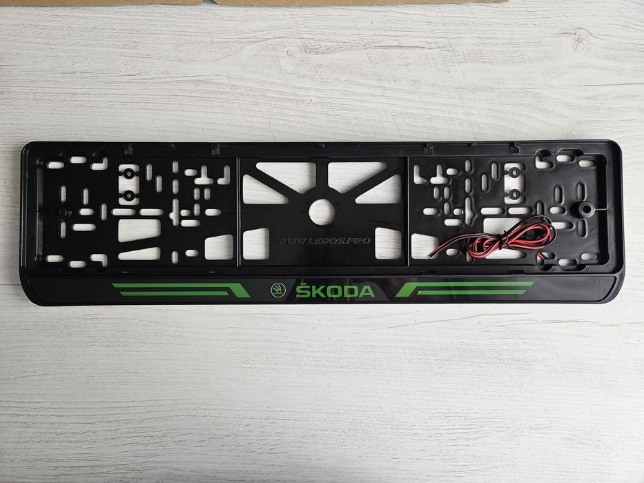 Рамка номерного знаку Skoda