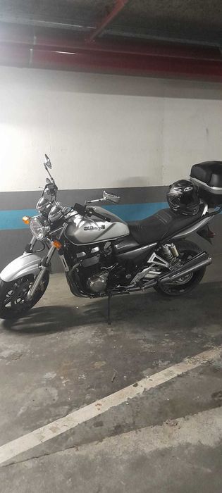 Suzuki 1400 GSX "a rainha das muscle bikes"