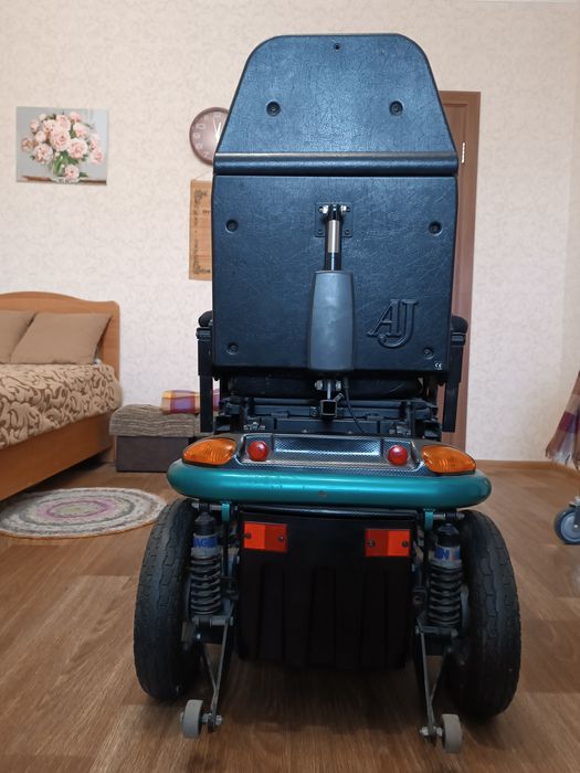 Електрична коляска під ремонт або на запчастини