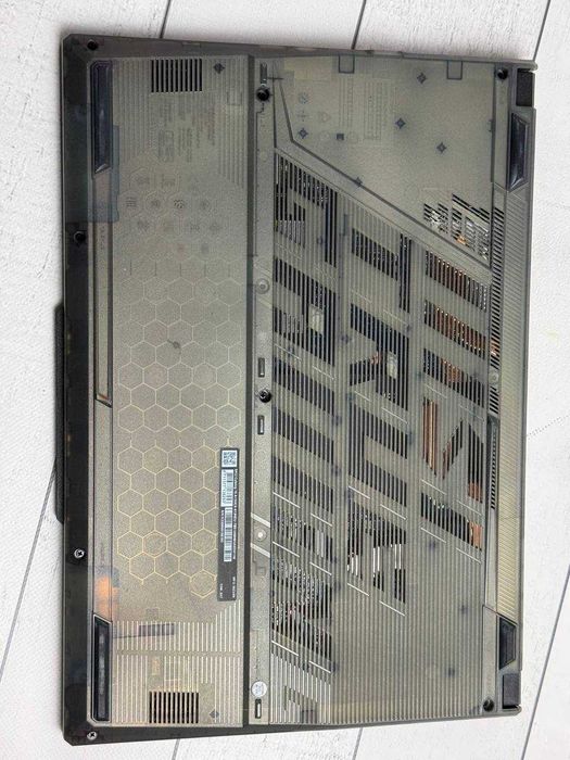 MSI CYBORG 15 A12U i5-12450H RTX 2050 4gb DDR6 8ram ssd 500 NVmE 144hz