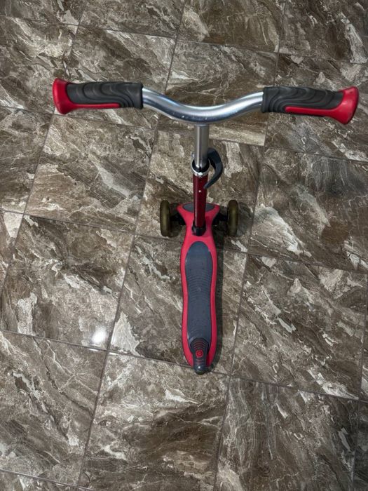 Самокат Globber Elite Lights червоний