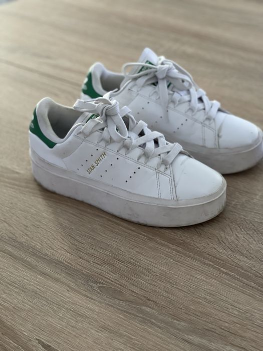 Tenis Stand Smith com  plataforma