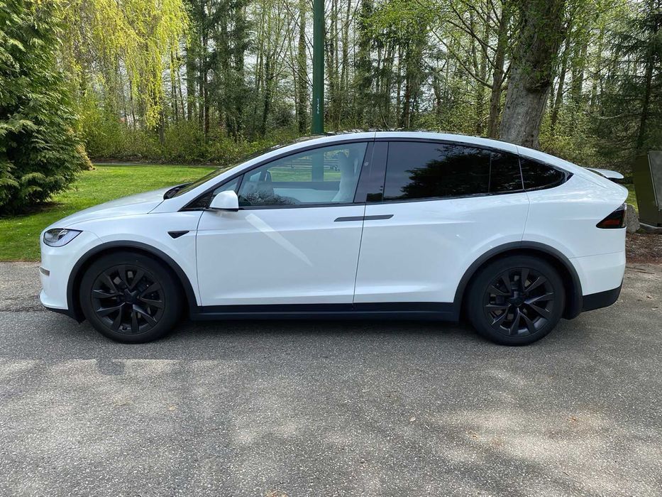 Tesla Model X      2022